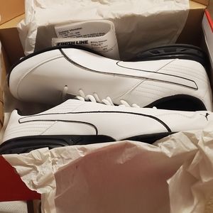 Puma Super Levitate size 12